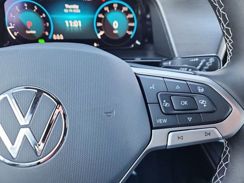 New 2026 Volkswagen Atlas Cross Sport SE image 12