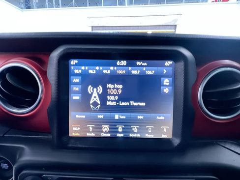 Used 2018 Jeep Wrangler Unlimited Rubicon AWD/4WD image 26