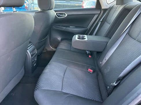 Used 2019 Nissan Sentra SR w/ Exterior Package image 12