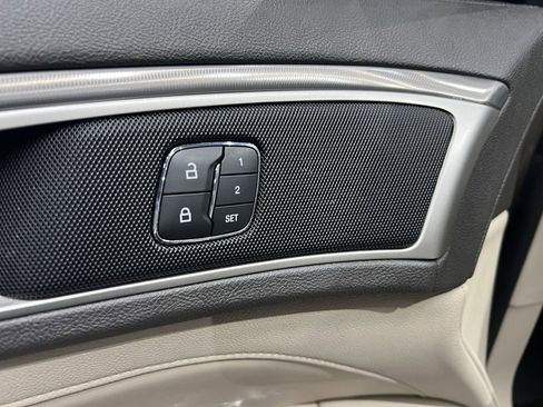 Used 2019 Lincoln MKZ Premiere image 44