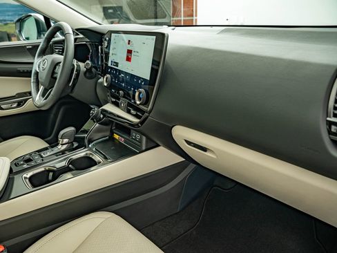 Certified 2026 Lexus NX 350 AWD w/ Accessory Package (2T) image 36