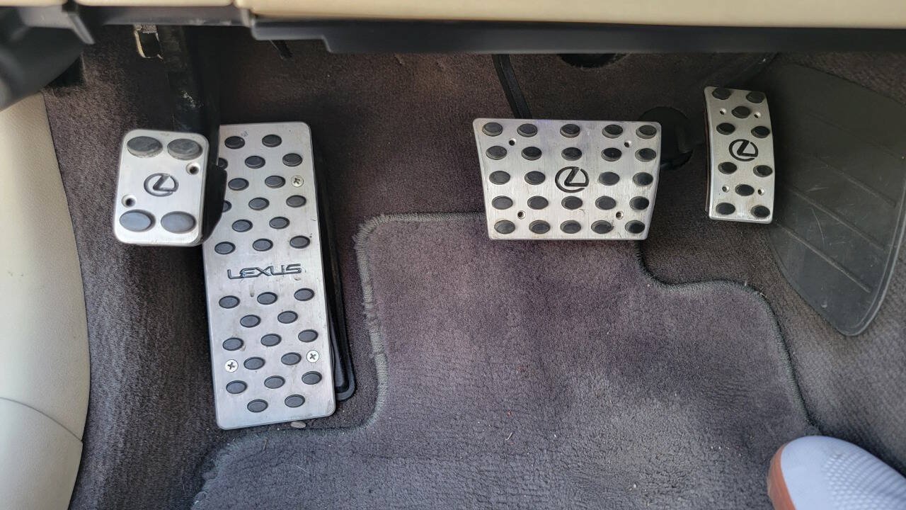 Used 2010 Lexus IS 250 w/ Preferred Accessory Package RWD image 34