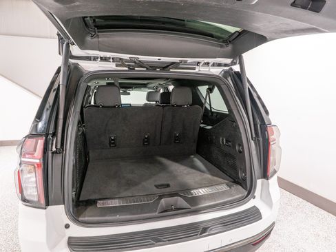 Used 2022 Chevrolet Suburban RST w/ Luxury Package AWD/4WD image 33