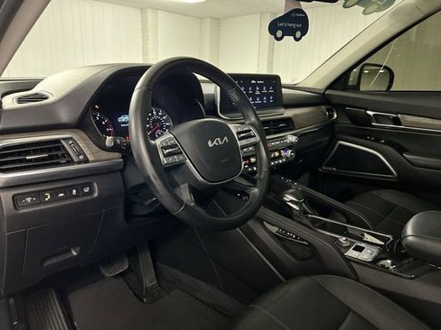 Used 2022 Kia Telluride EX w/ EX Premium Package image 10