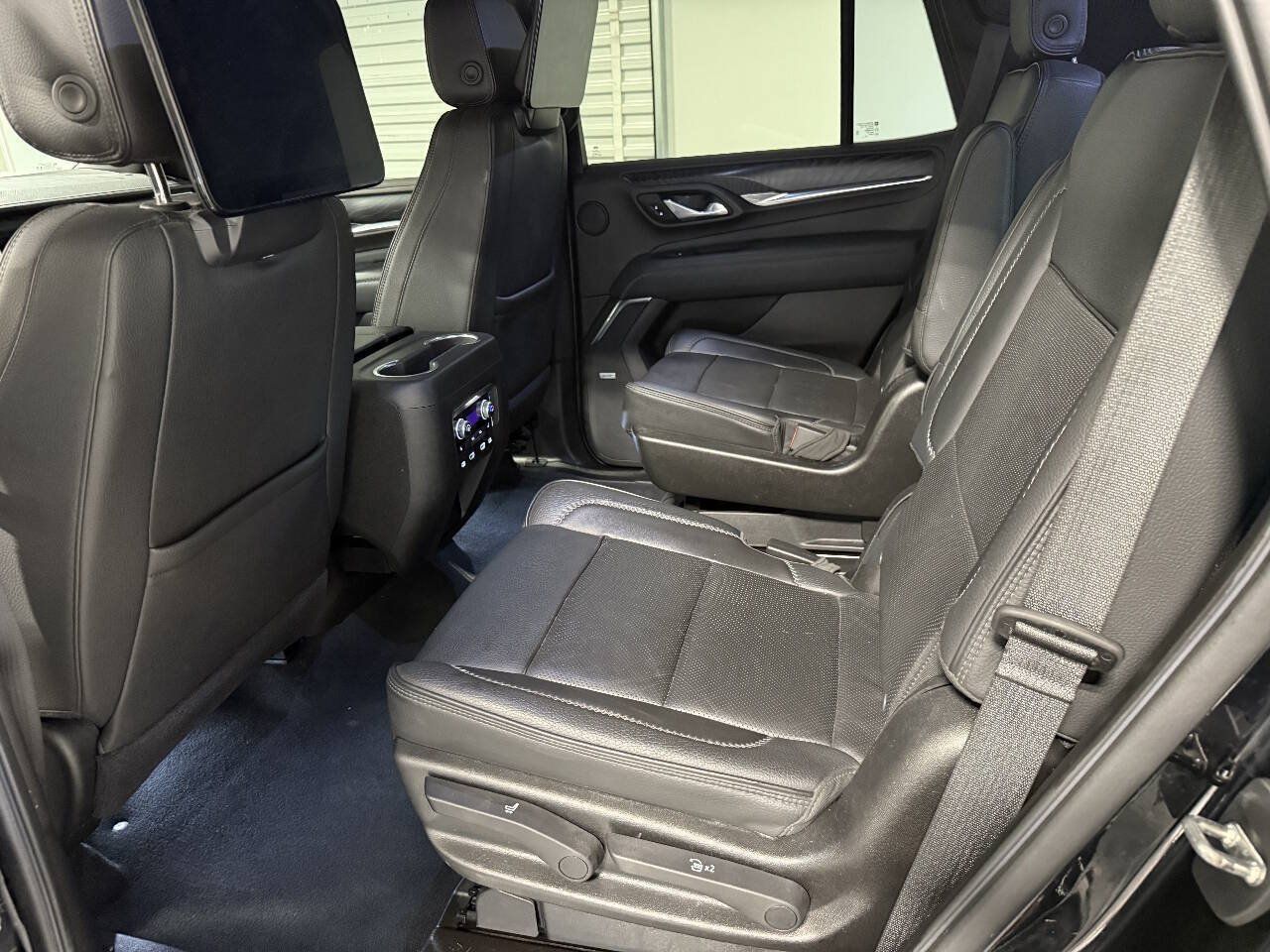 Used 2021 GMC Yukon Denali w/ Denali Ultimate Package AWD/4WD image 16
