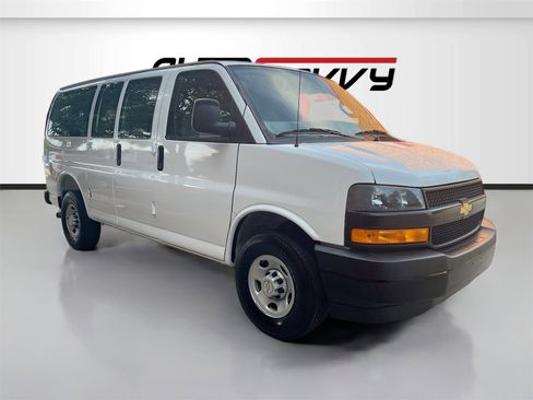 Used 2025 Chevrolet Express 2500 w/ Driver Convenience Package image 1