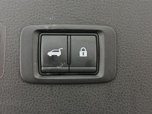 Used 2025 Mitsubishi Eclipse Cross SE image 31