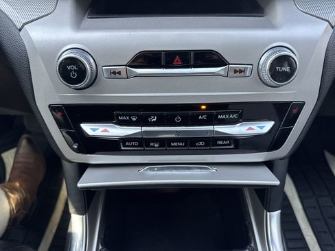 Used 2023 Ford Explorer XLT w/ Equipment Group 202A image 19