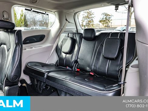 Used 2023 Chrysler Pacifica Limited image 20