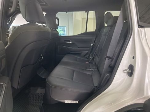 Used 2024 Lexus GX 550 AWD/4WD image 23