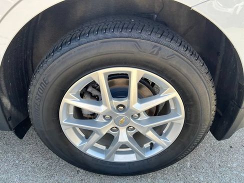 Certified 2024 Chevrolet Equinox LS w/ LS Convenience Package AWD/4WD image 10