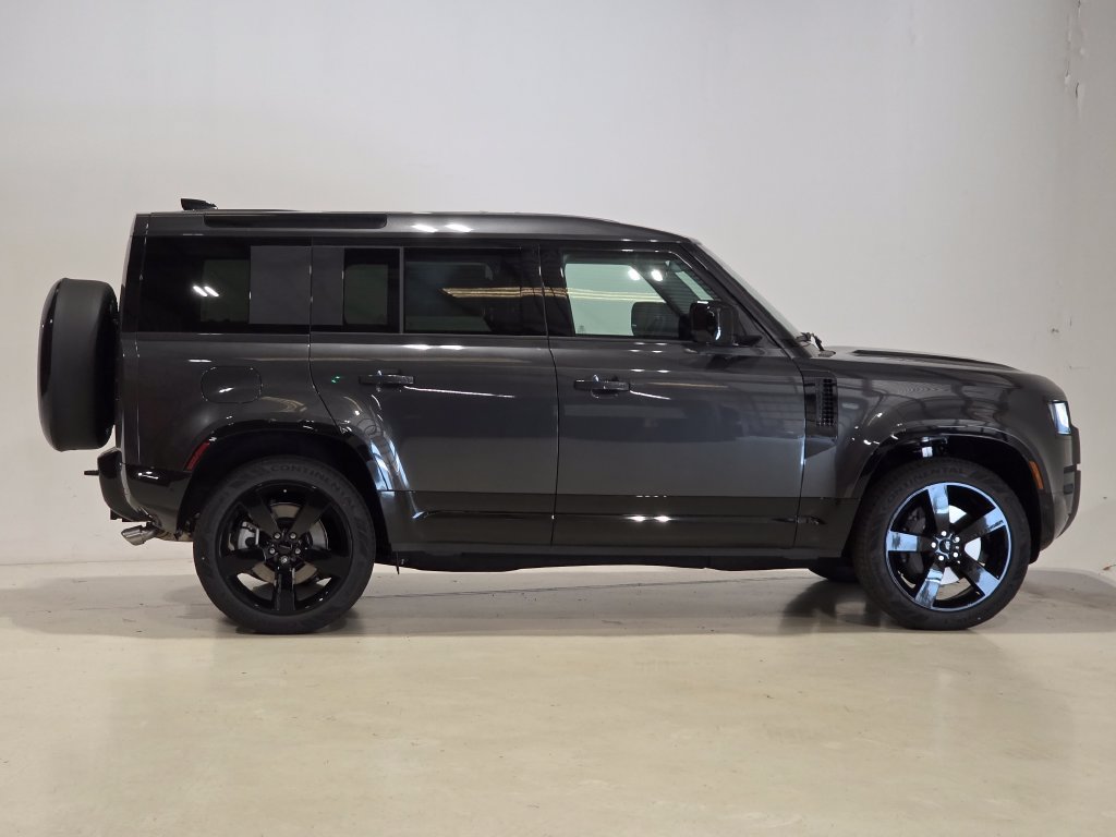 New 2026 Land Rover Defender 110 X-Dynamic SE AWD/4WD image 4