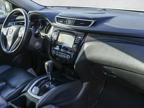 Used 2016 Nissan Rogue SL w/ SL Premium Package image 29