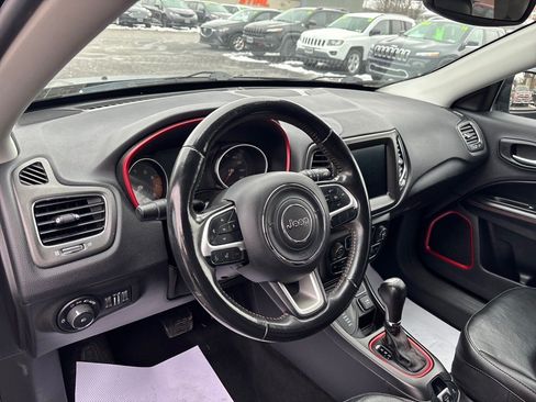 Used 2019 Jeep Compass Trailhawk AWD/4WD image 12