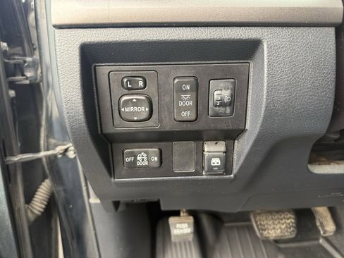 Used 2016 Toyota Tundra SR5 image 17