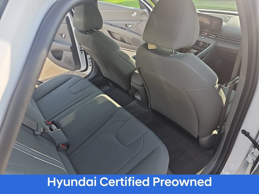 Certified 2024 Hyundai Elantra SEL FWD image 11