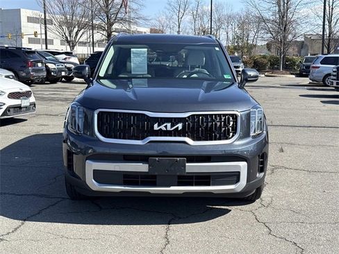 Used 2023 Kia Telluride EX w/ EX Captain's Chair Package image 6