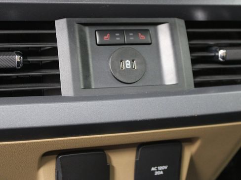 Used 2024 Ford F250 Lariat w/ Lariat Ultimate Package image 11