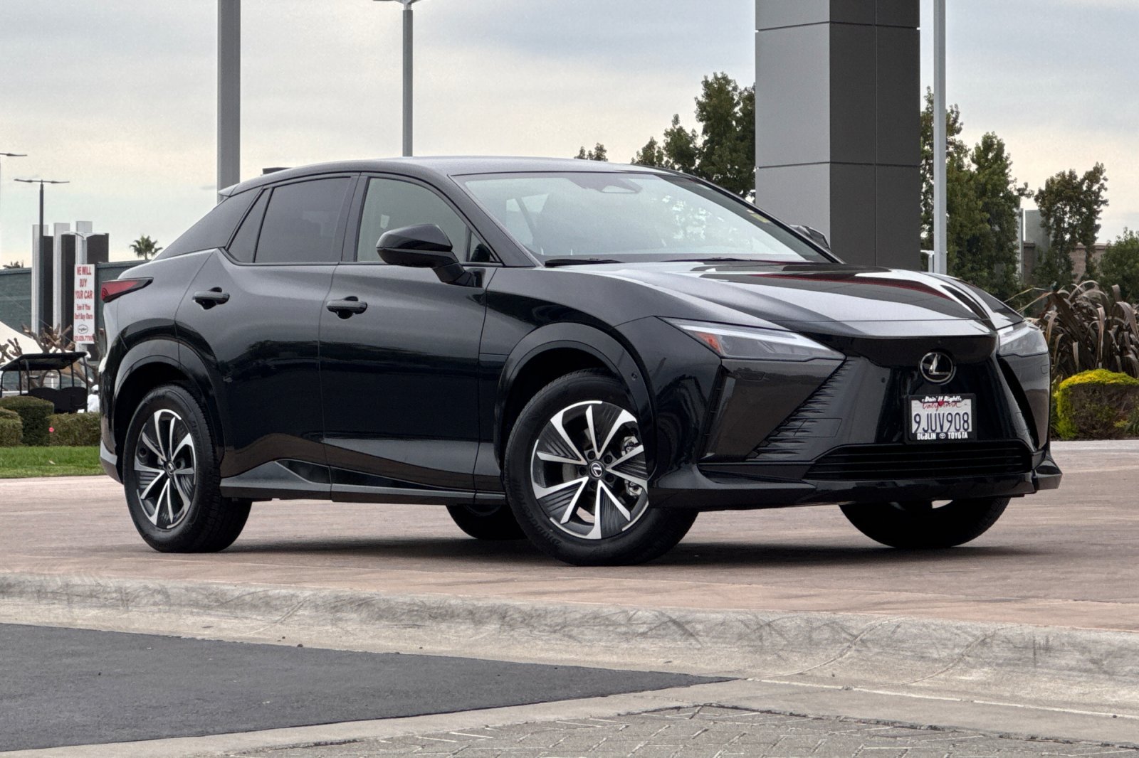 Used 2023 Lexus RZ 450e Premium w/ Technology Package AWD/4WD image 2