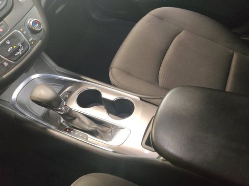 Used 2021 Chevrolet Malibu LS FWD image 26