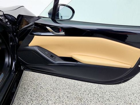 Used 2016 MAZDA MX-5 Miata Grand Touring RWD image 22
