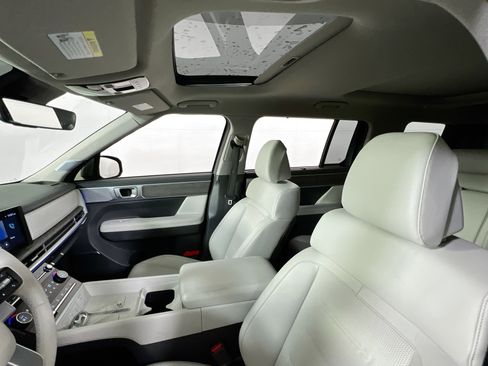Used 2024 Hyundai Santa Fe Limited image 21