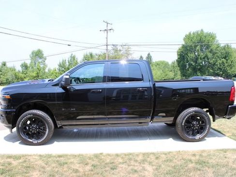 Used 2026 RAM 3500 Laramie AWD/4WD image 35