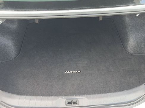 Used 2024 Nissan Altima 2.5 SV FWD image 13