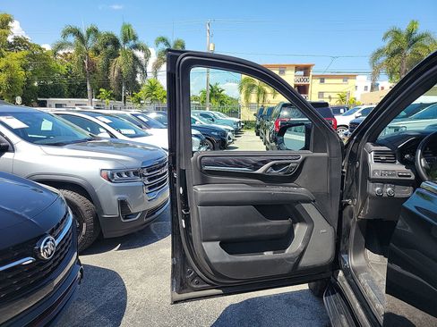 Used 2024 GMC Yukon XL Denali image 23