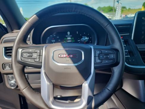 Used 2023 GMC Yukon SLT w/ SLT Luxury Package AWD/4WD image 15