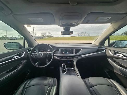 Used 2019 Buick Enclave Essence image 12