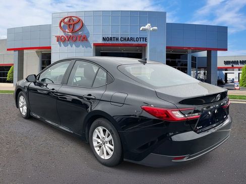 Used 2025 Toyota Camry LE image 8