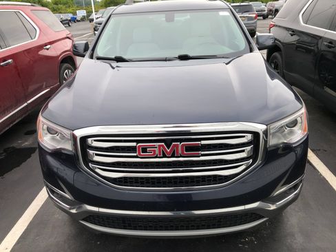 Used 2017 GMC Acadia SLT FWD image 2