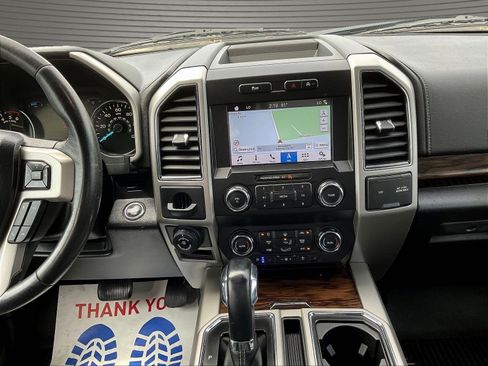 Used 2019 Ford F150 Lariat w/ Trailer Tow Package RWD image 11