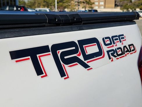 Used 2018 Toyota Tacoma 2WD Double Cab image 30