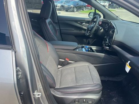 New 2025 Chevrolet Blazer EV RS image 38