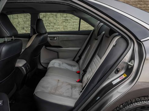 Used 2015 Toyota Camry XSE image 21