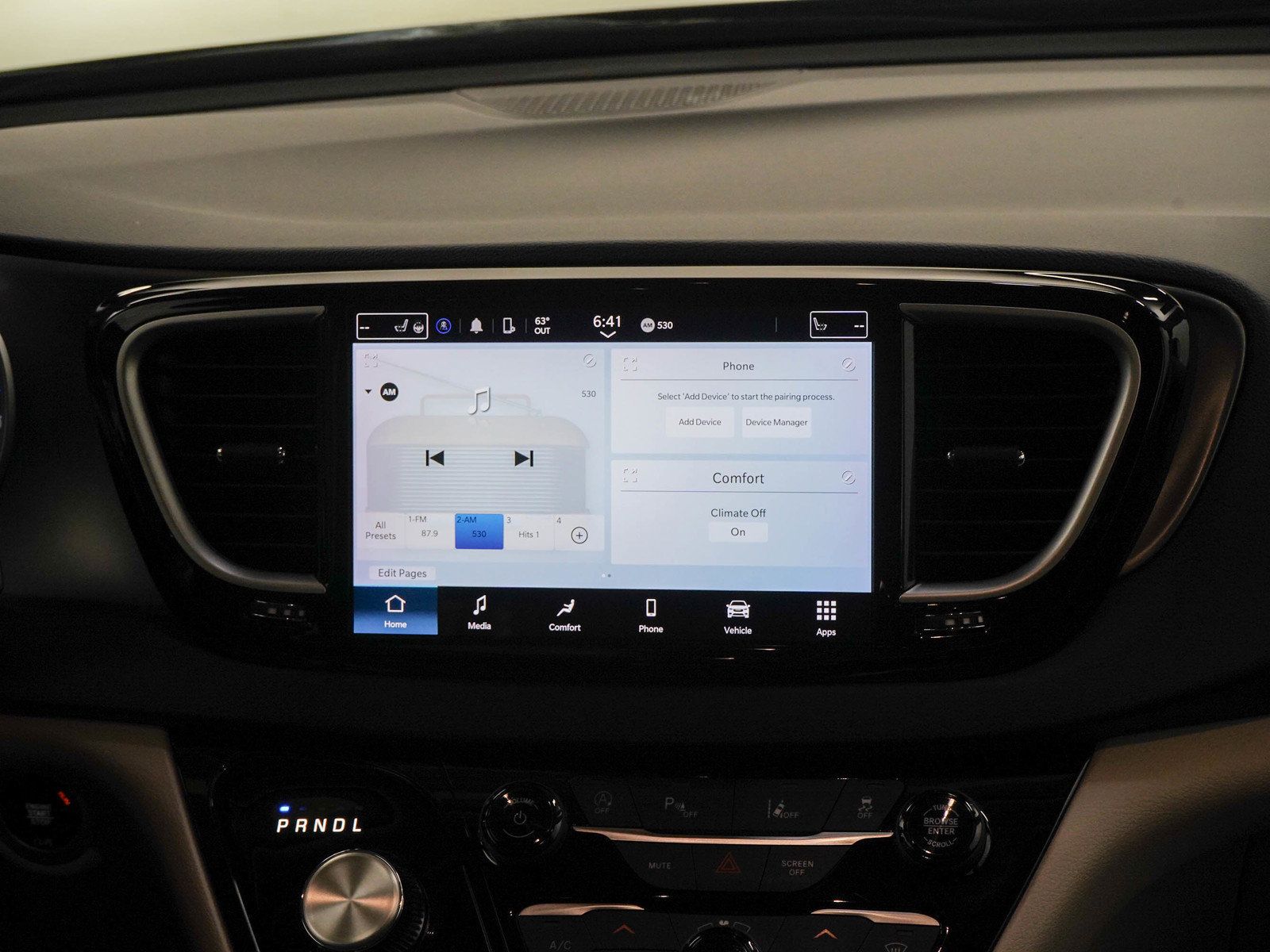 Used 2023 Chrysler Pacifica Touring-L FWD image 16