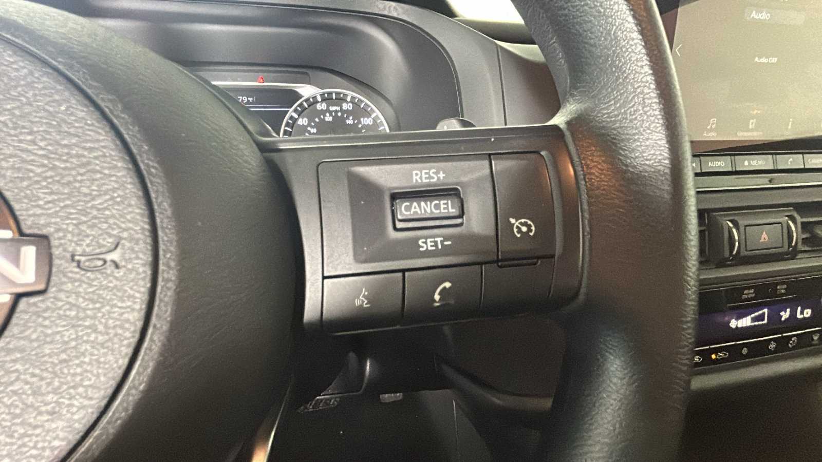 Used 2024 Nissan Pathfinder S AWD/4WD image 21