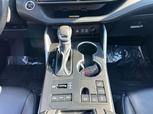 Certified 2024 Toyota Highlander XLE AWD/4WD image 29