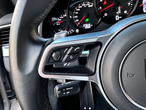 Used 2018 Porsche 911 Carrera image 25