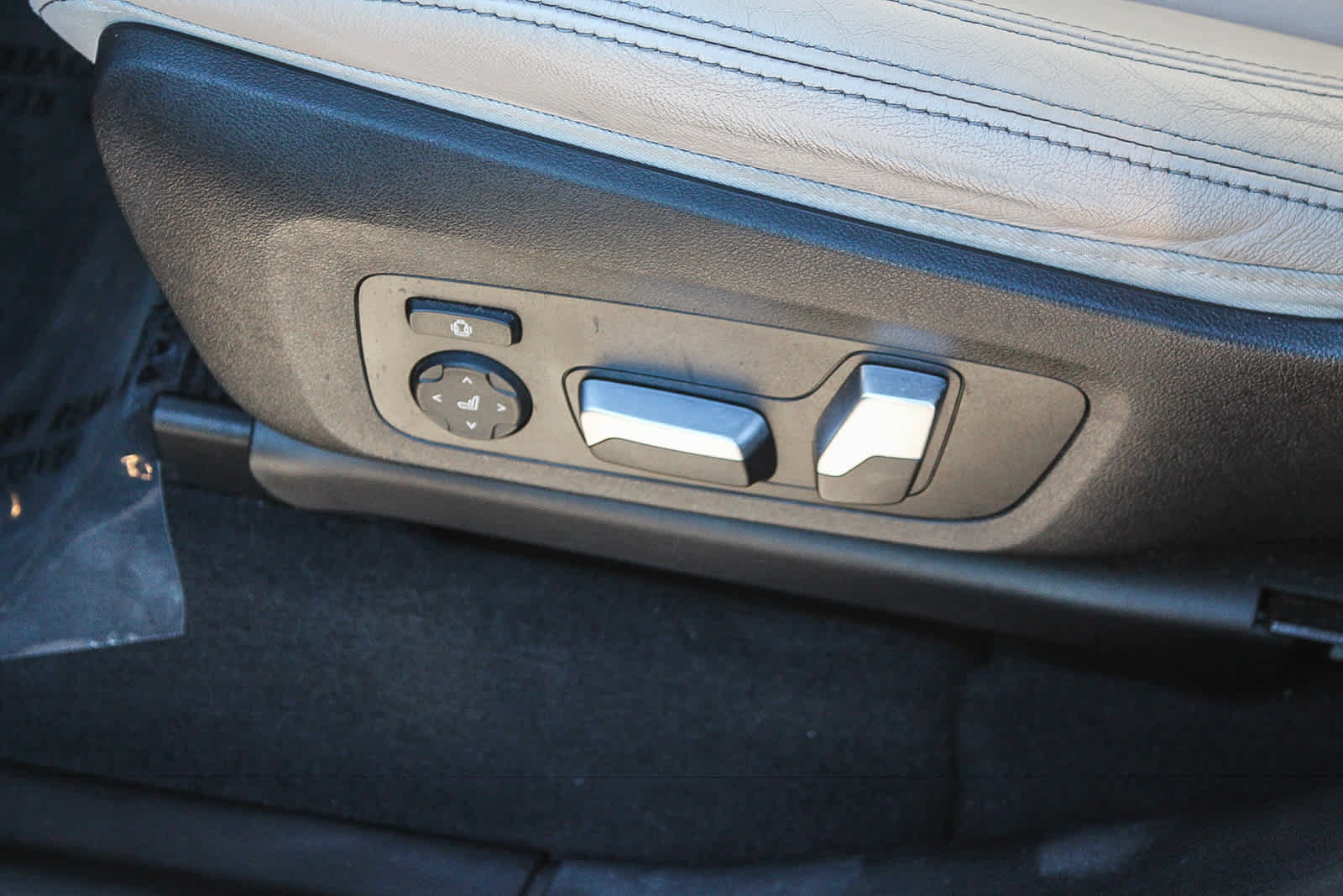 Used 2023 BMW X3 sDrive30i w/ M Sport Package RWD image 20