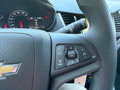 Used 2018 Chevrolet Trax LS AWD/4WD image 24