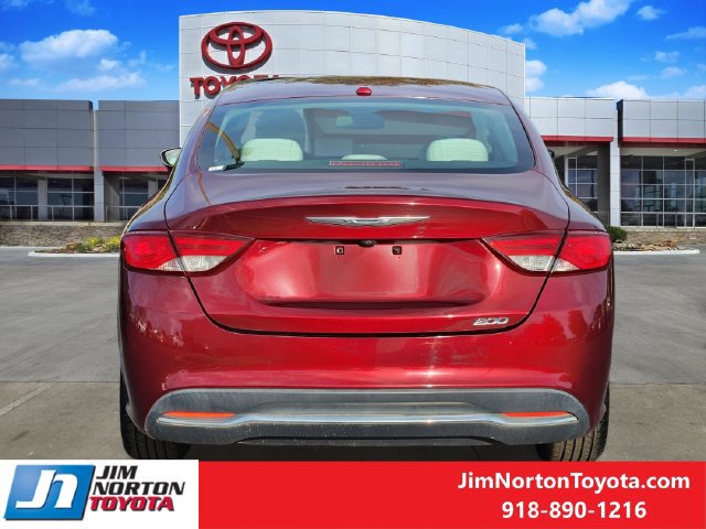 Used 2015 Chrysler 200 Limited w/ Convenience Group FWD image 7