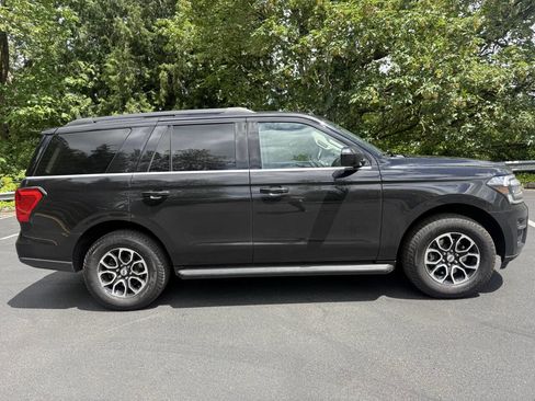 Used 2022 Ford Expedition XLT AWD/4WD image 8
