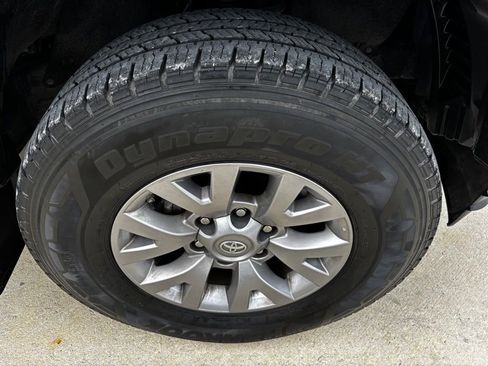 Used 2018 Toyota Tacoma SR5 image 21