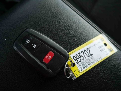 Used 2024 Toyota 4Runner TRD Off-Road image 39