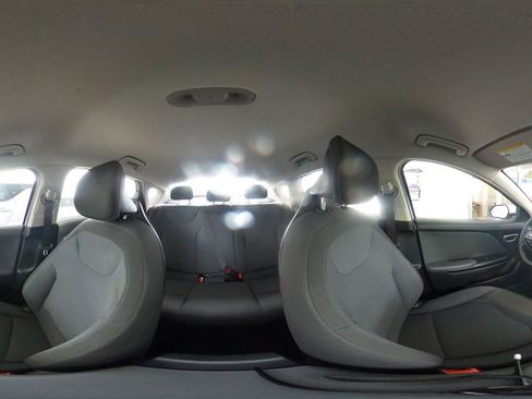 Used 2025 Kia K4 LXS image 41