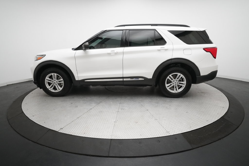Used 2020 Ford Explorer XLT w/ Equipment Group 202A AWD/4WD image 24