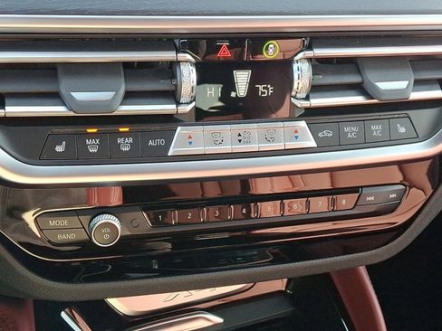 Certified 2023 BMW X4 xDrive30i w/ Premium Package image 18